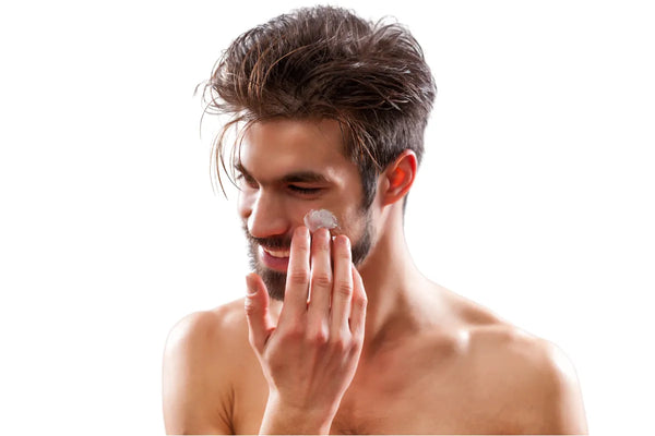 Pelle Spenta Uomo: Come Ritrovare Luminosità e Tono del Viso
