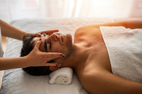 Skincare uomo e neurocosmetica: perché la pelle risponde anche alle emozioni
