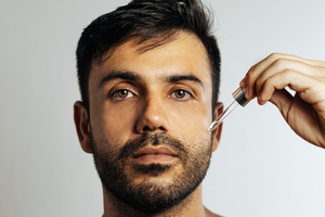 Routine anti-age uomo: come prevenire i primi segni del tempo con la skincare mirata