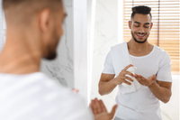 Skincare uomo: quante volte al giorno e quando si vedono i risultati