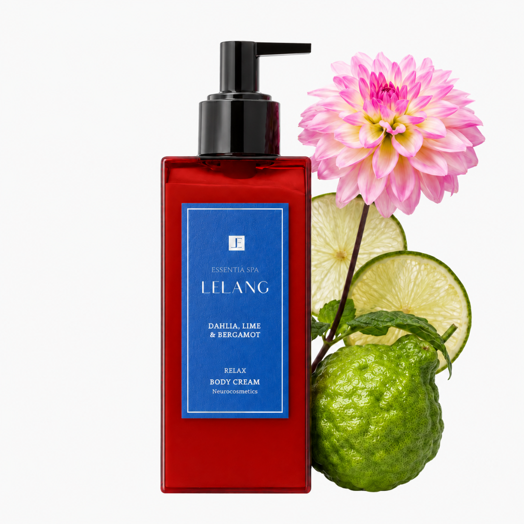 Flacone della crema corpo Lelang Essentia Spa Relax Body Cream alla dahlia, lime e bergamotto con i fiori e gli agrumi botanici degli ingredienti naturali